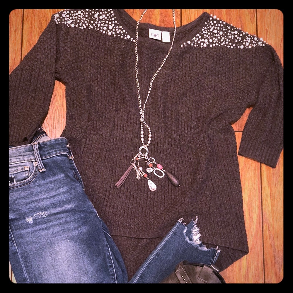 Sweater with pearls